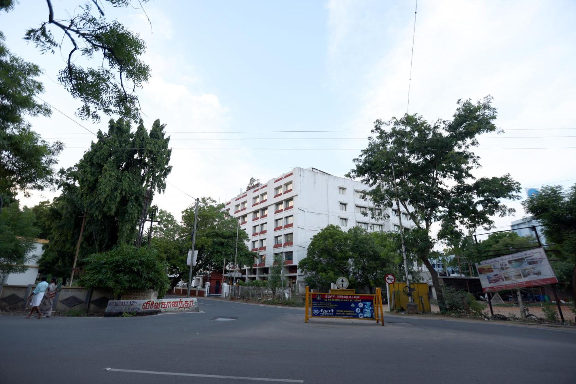 Breeze Residency Hotel Tiruchirappalli Bagian luar foto