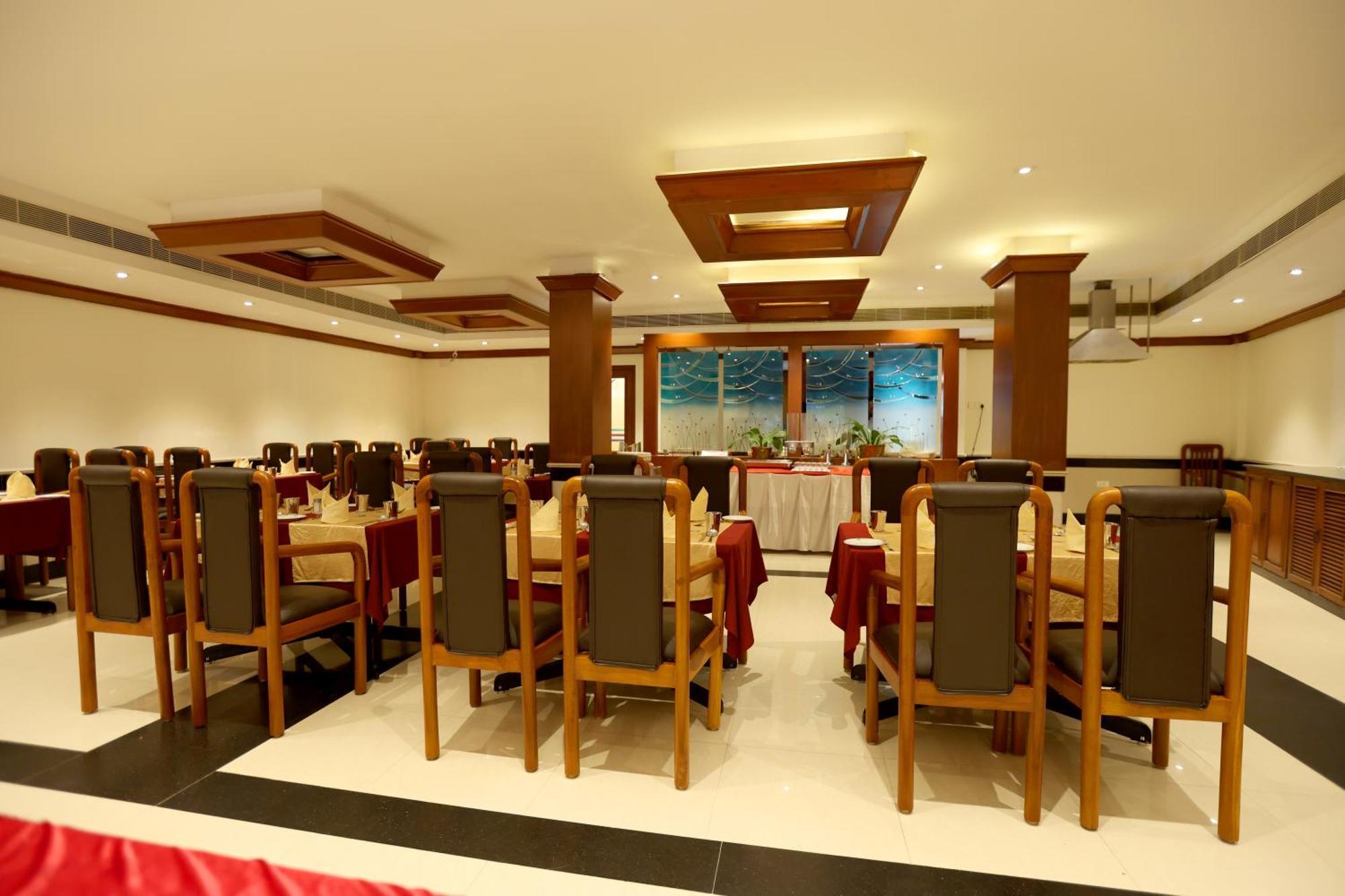 Breeze Residency Hotel Tiruchirappalli Bagian luar foto