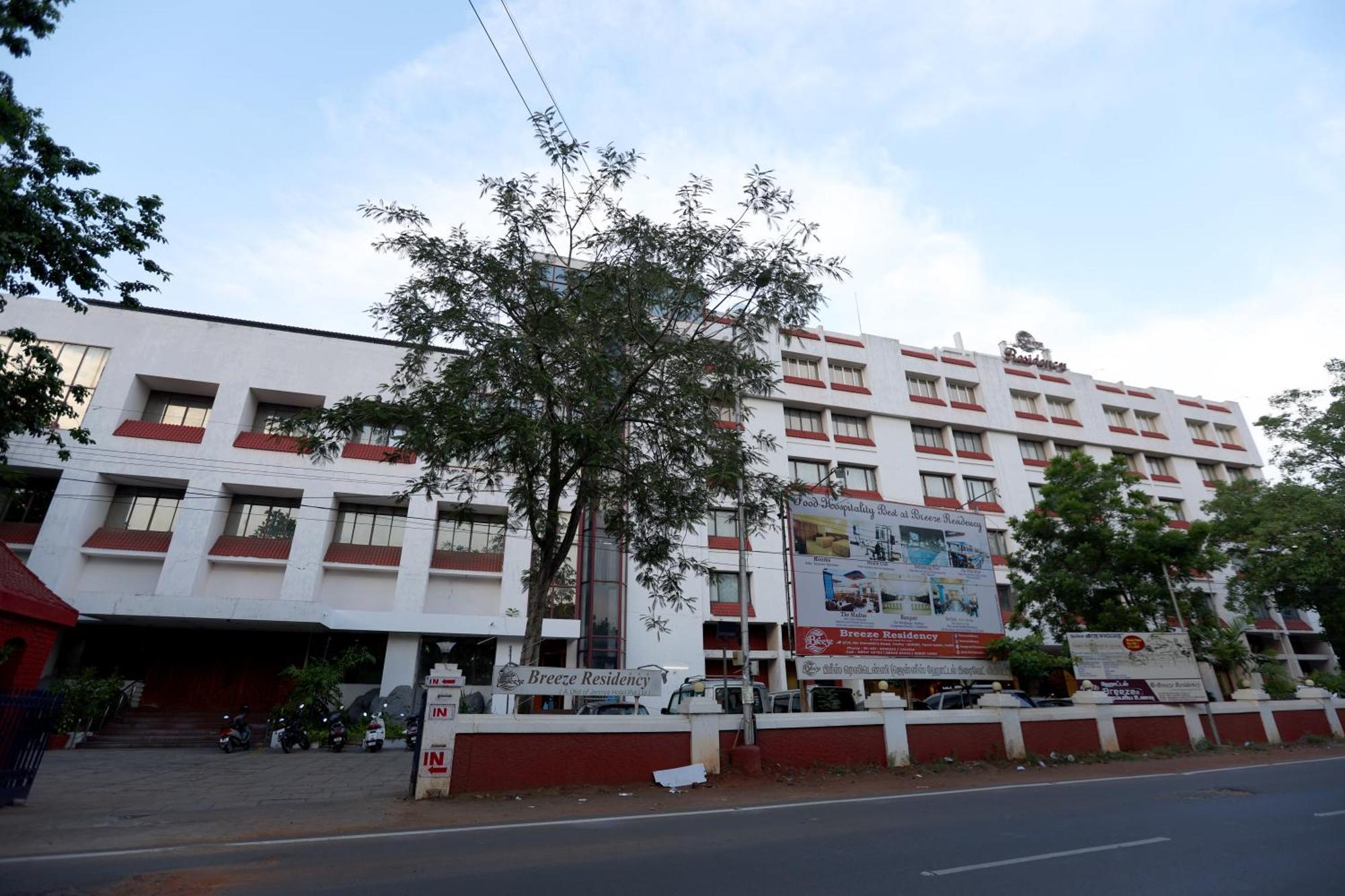 Breeze Residency Hotel Tiruchirappalli Bagian luar foto