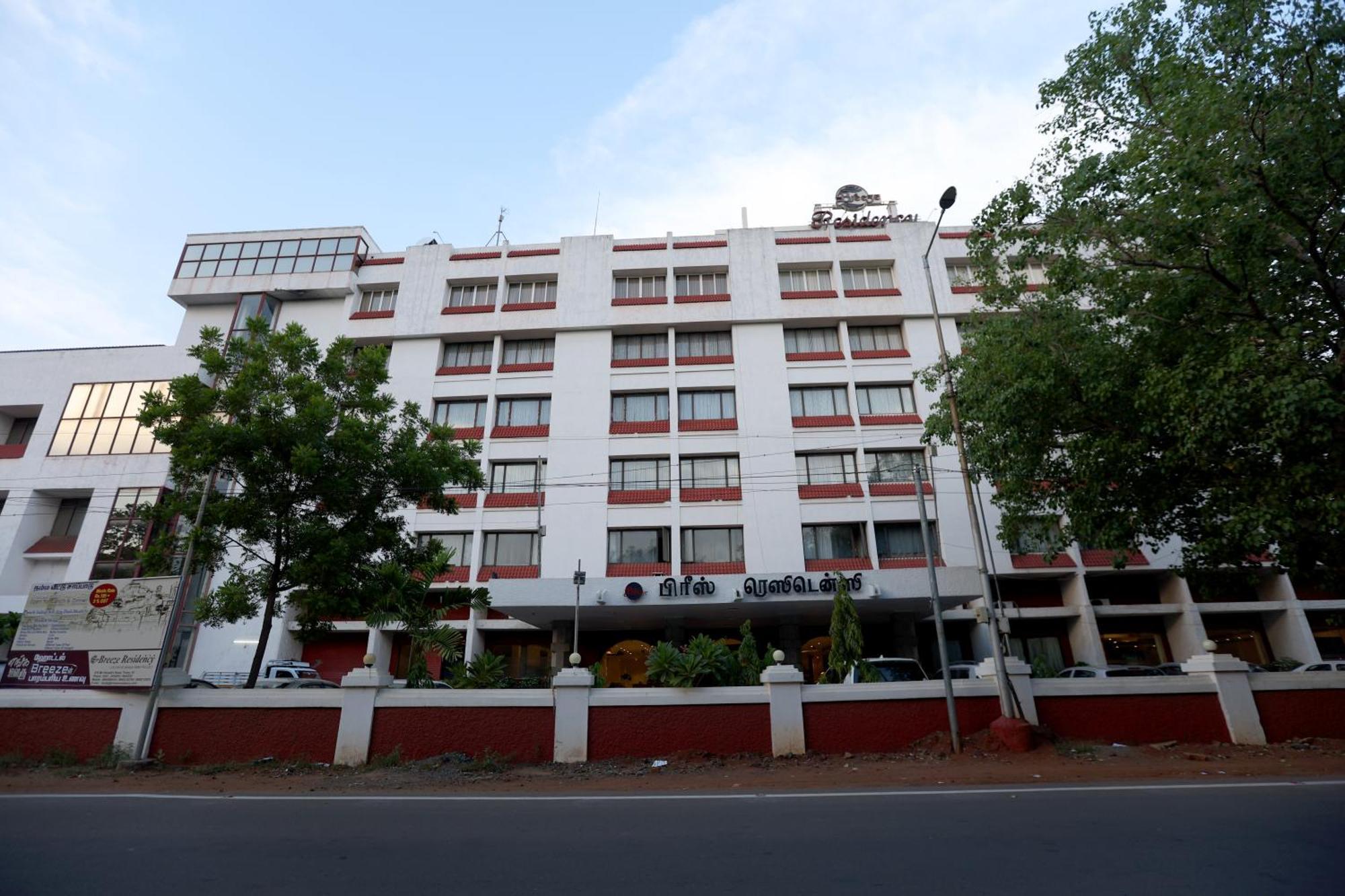 Breeze Residency Hotel Tiruchirappalli Bagian luar foto